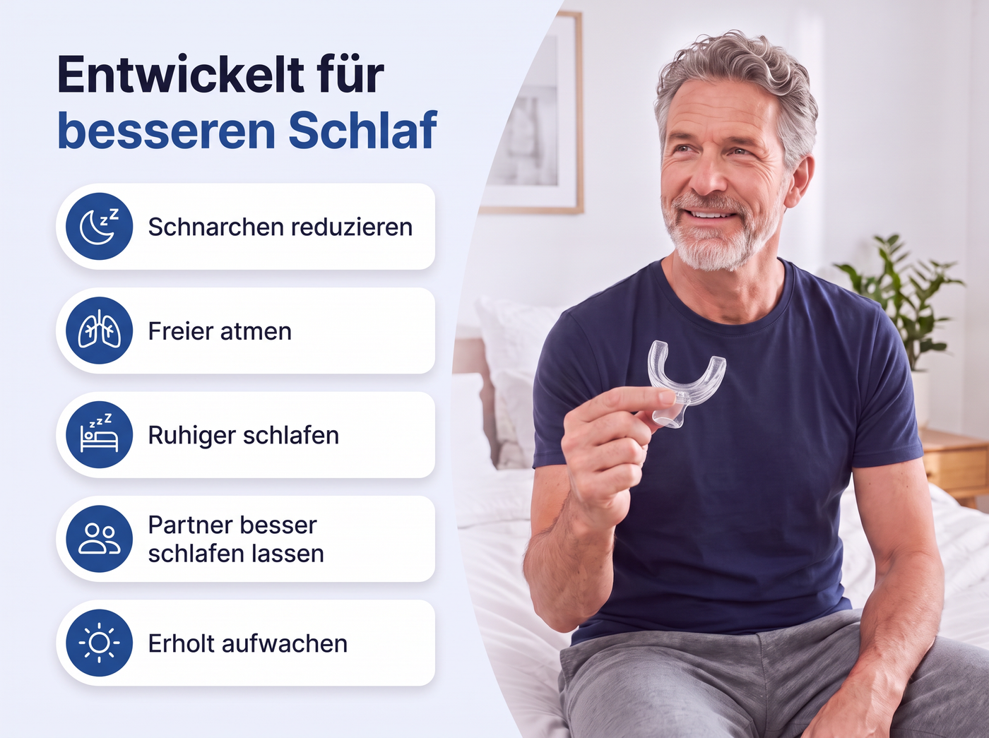 Mann sitzt auf dem Bett und hält das transparente Velion SleepGuard Anti-Schnarch-Mundstück in der Hand